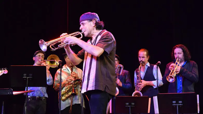 Frank London performs at a Flushing Town Hall concert event in 2021