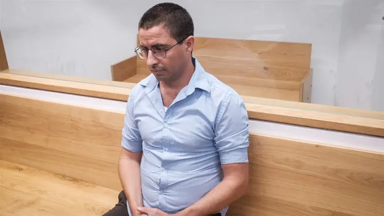 קסטיאל בבית המשפט. ארכיון