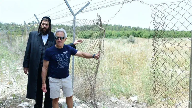 אדמס וראש העיר פרוש