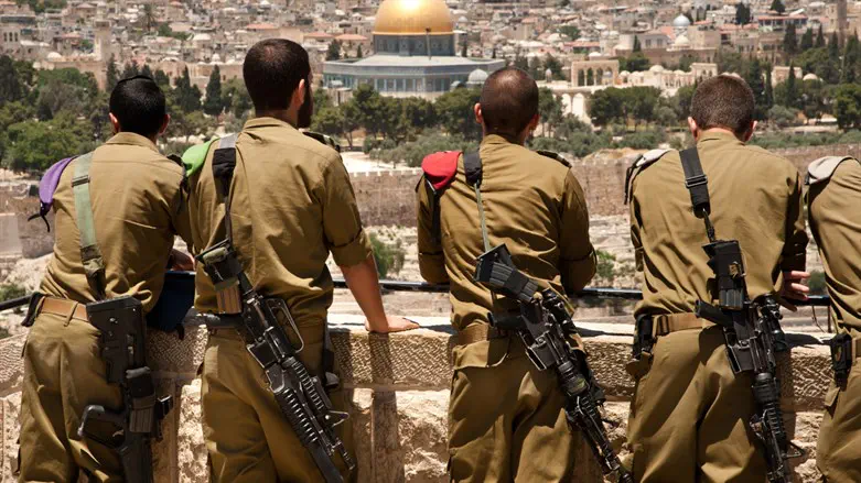 Солдаты патрулируют Восточный Иерусалим