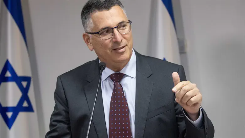 גדעון סער