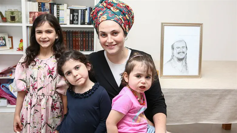 תניה חברוני ובנותיה