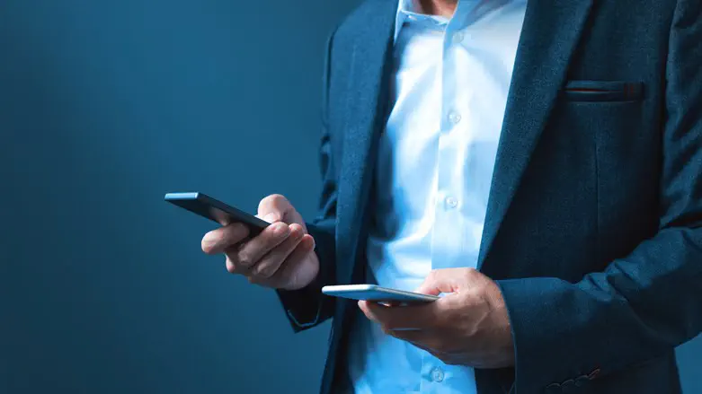 טלפונים ניידים