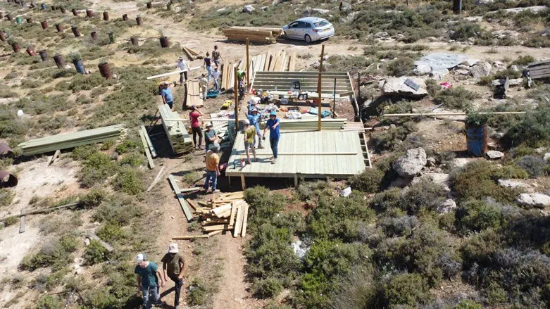 משפצים את הכרם בקידה