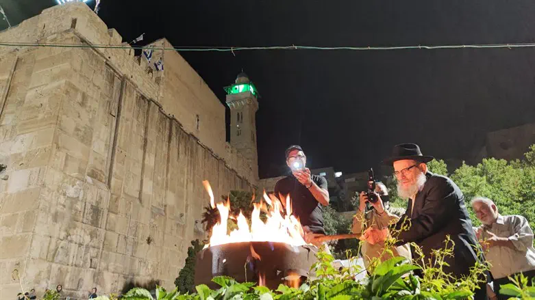 ל"ג בעומר במערת המכפלה. ארכיון