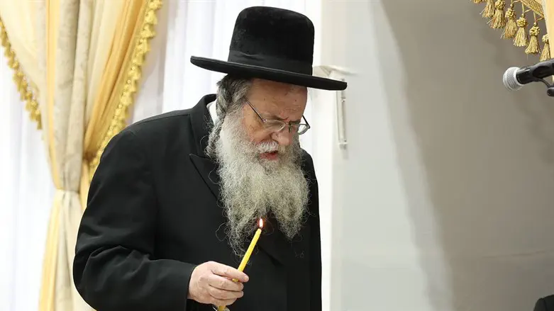 ראש הישיבה הרב שאול אלתר במעמד ההדלקה