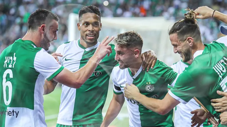 שחקני חיפה חוגגים הערב נקמה 