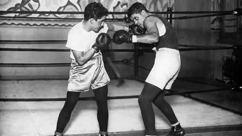 Tunisian Jewish boxer Victor Perez, left