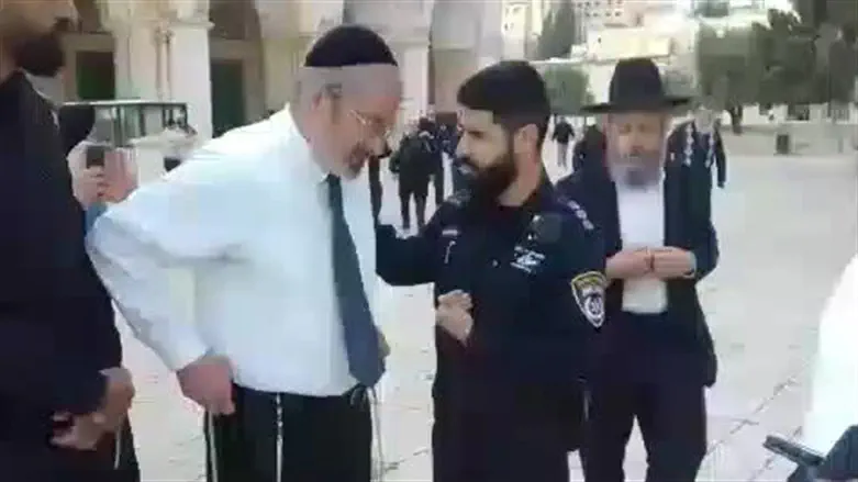 Полицейские производят арест на Храмовой горе