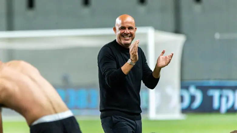 אבוקסיס. בעלים חדש-ישן