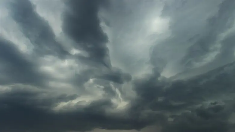 Incoming storm (illustration)