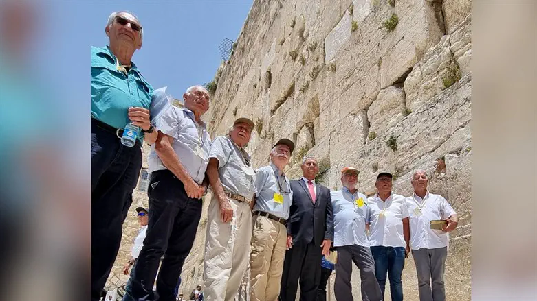 מיקי לוי ומשחררי הכותל