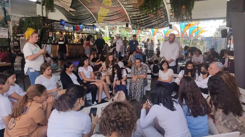 צריכים לשמוח בגוונים הרבים בעם