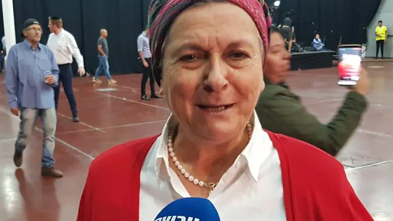Даниэлла Вайс