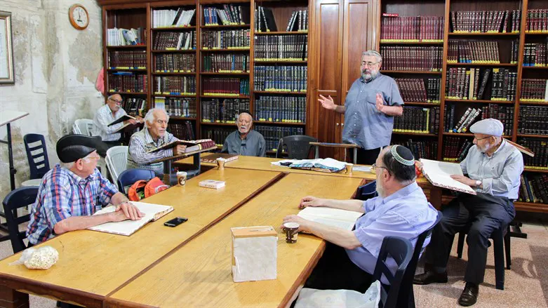 אירועי השנה האחרונה נותנים השראה לנושאי השיעורים. אילוסטרציה