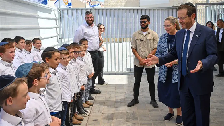 הרצוג ב'נצח ישראל'