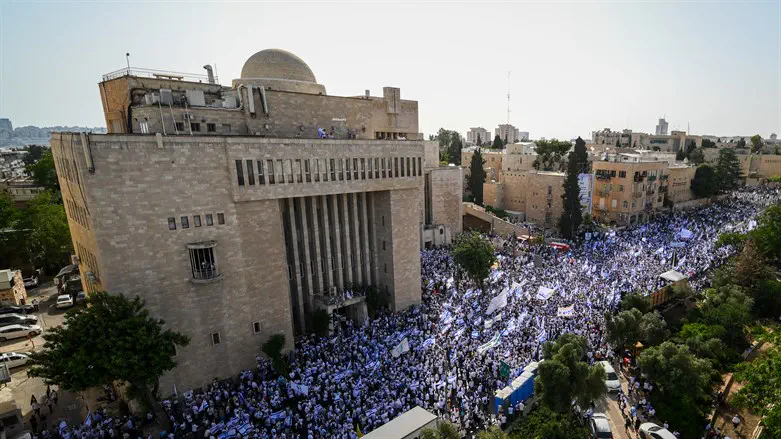 ריקוד הדגלים ביום ירושלים