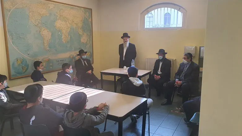 הרב שמואל אליהו בביקור בקהילה בחו"ל
