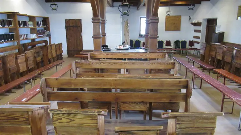 בית הכנסת המשוחזר של הבעש''ט במזיבוז.