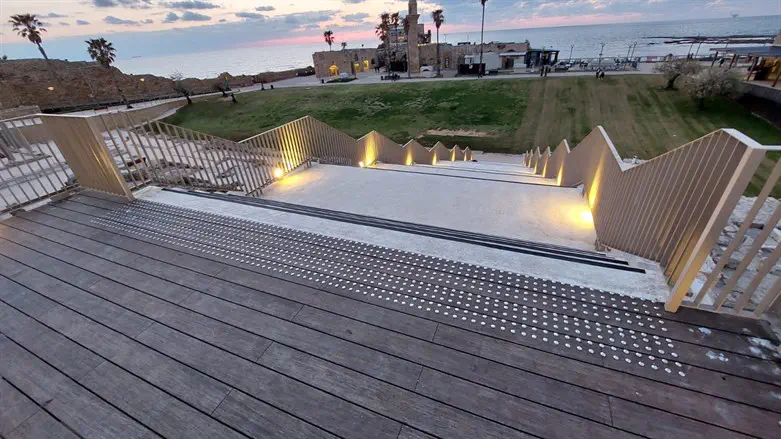 נמל קסריה מלמעלה