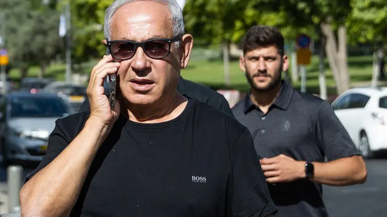 אז למה הממשלה עדיין קיימת? לא, כי ביבי. בנימין נתניהו