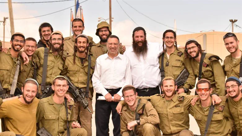 הרב פרץ איינהורן והרב בנציון אלגאזי