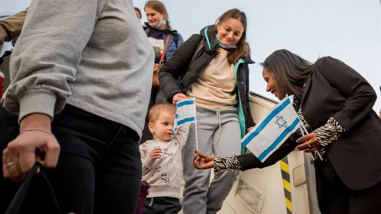 השרה תמנו-שטה עם העולים מאוקראינה