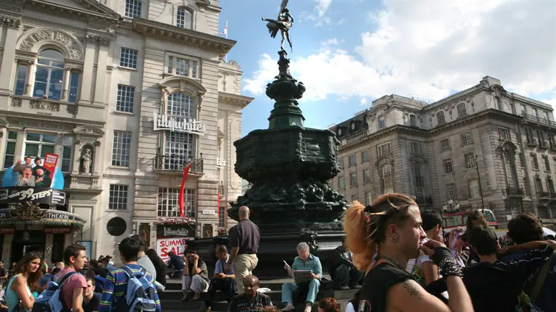 Piccadilly Circus in London, England