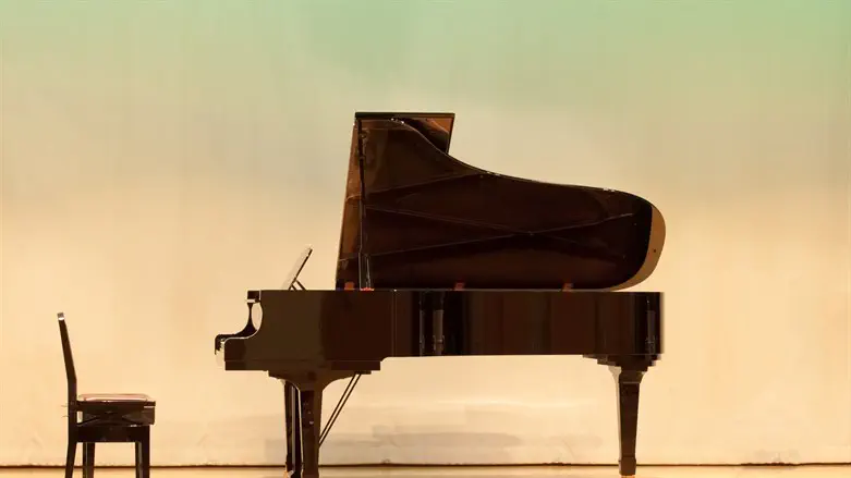Grand piano