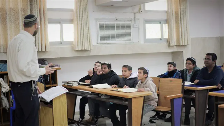 המורים מופקדים על הדבר הכי יקר בעולם, על הנשמות של הילדים שלנו. אילוסטרציה