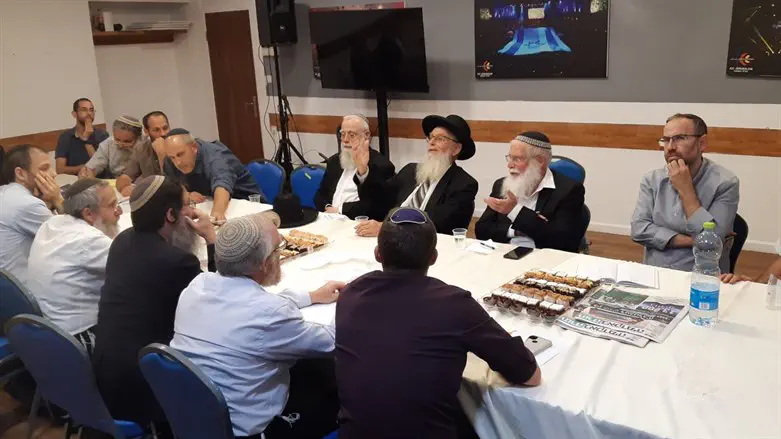 "נדרש מאיתנו כרבנים שהתורה שלנו תחיה את האדם שקצת יותר רחוק". כנס 'אתחלתא'