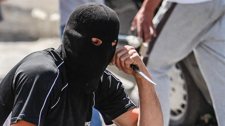 איום בדקירה בסכין. ארכיון