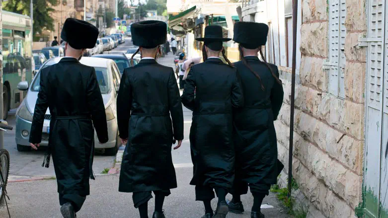 חסידים. למצולמים אין קשר לידיעה
