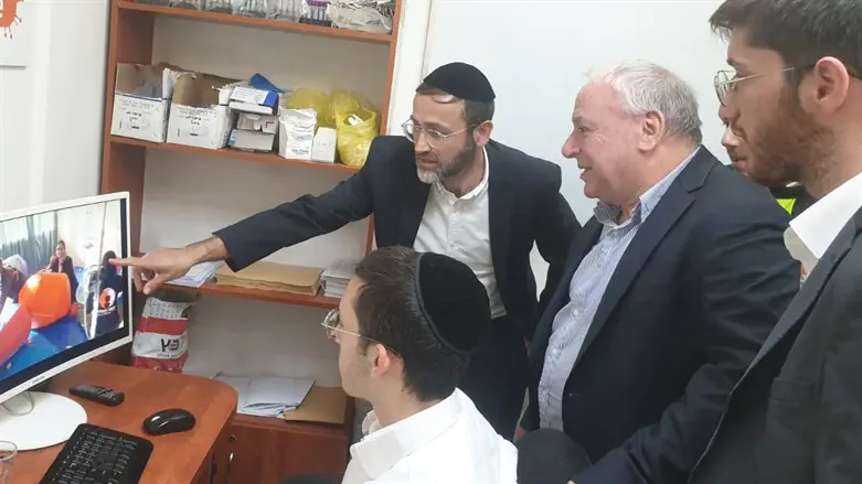 ח"כ דודי אמסלם בסיור ב'רפואה ושמחה'