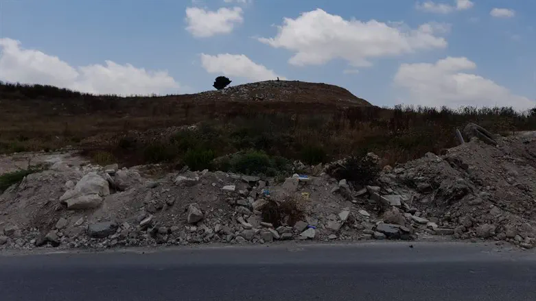 חסימת מתחם החניה