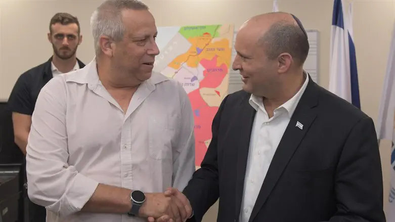 Prime Minister Naftali Bennett Holds Security Assessment at IDF Gaza Division HQ