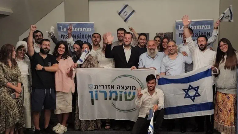 Йоси Даган с репатриантами из Самарии