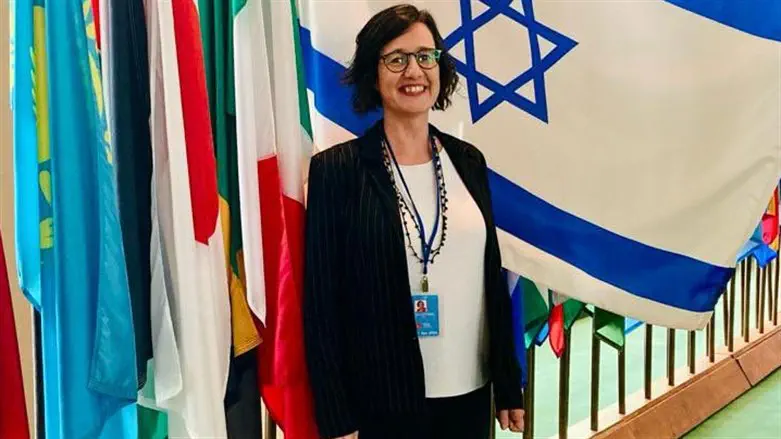 פרופ' דפנה הקר