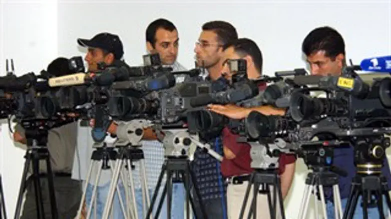 למי מאמינים הפלשתינים?