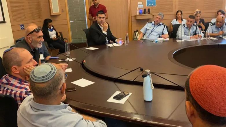 אלחייני במהלך הדיון