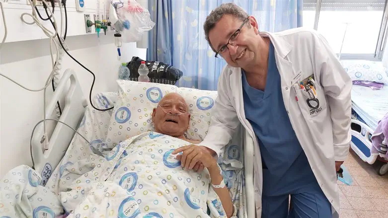 ד"ר מרק קזצקר עם קייסי מוחמד