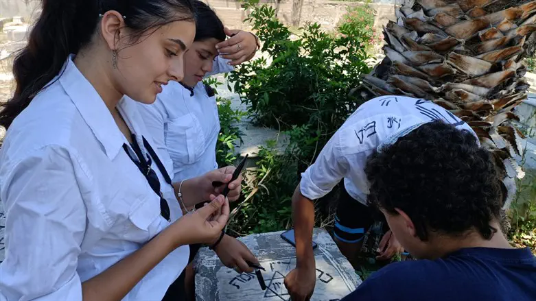 משפצים את בית העלמין היהודי הישן בחיפה