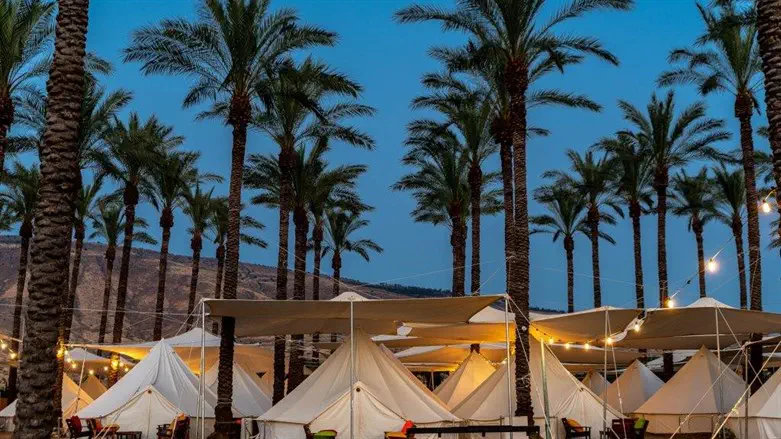 מיא מתחם אהלים בכנרת