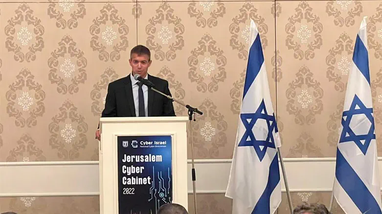 השר יועז הנדל