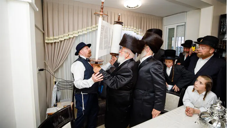 הכנסת ספר תורה בביתר