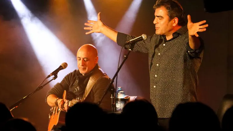 מופע בול בפוני ג'קי לוי וערן צנחני