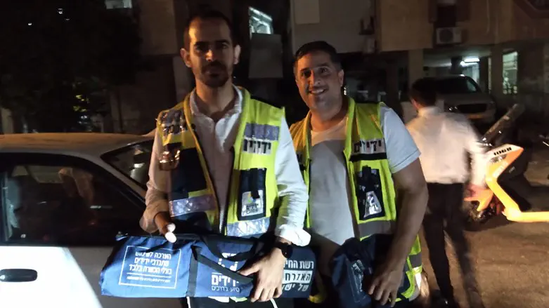 מתנדבי ידידים באירוע הלילה