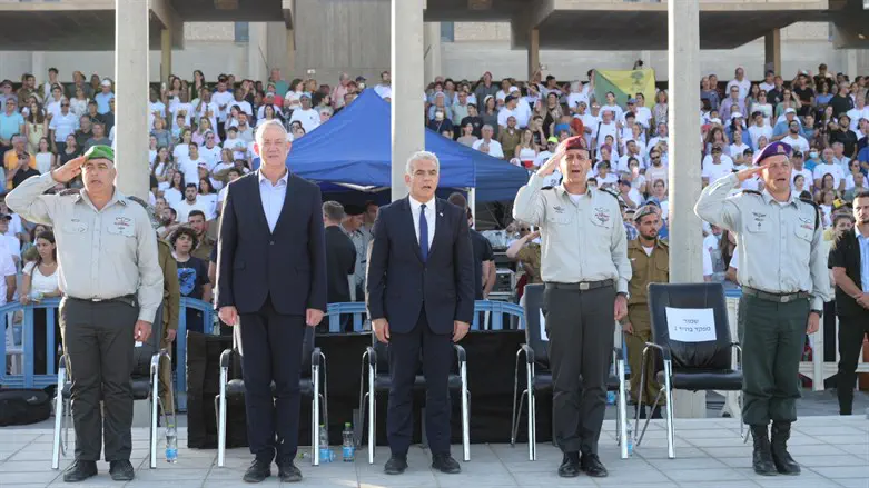 Церемония на базе БАХАД-1