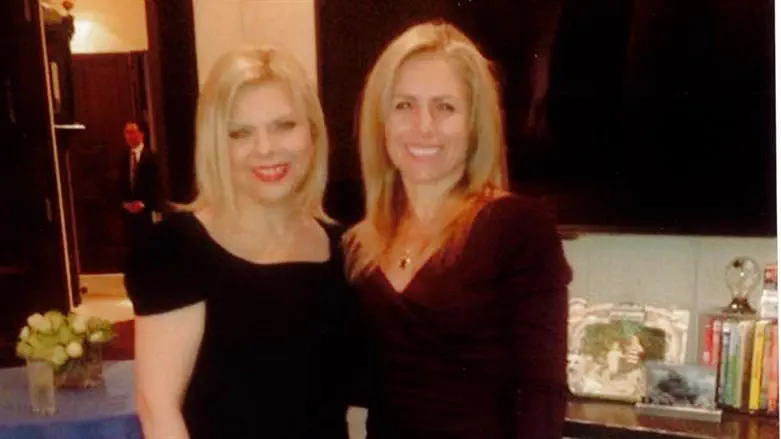 השרשת והתליון. המתנה שהעניקה שרה נתניהו לאמנדה מילצ׳ן