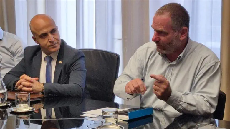 ד,ר מוטרו והשגריר ד"ר אידר